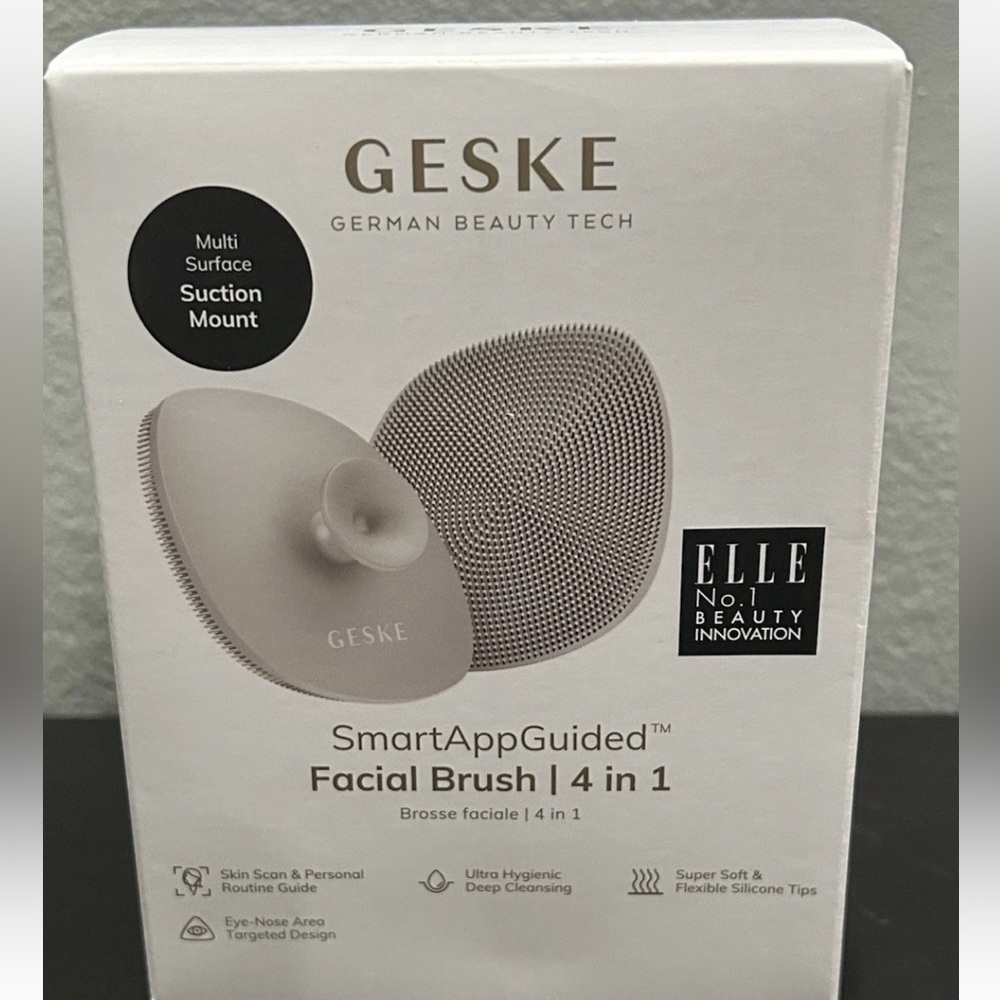 New in box Geske SmartAppGuided 4 in 1 Facial Brush Shade Starlight